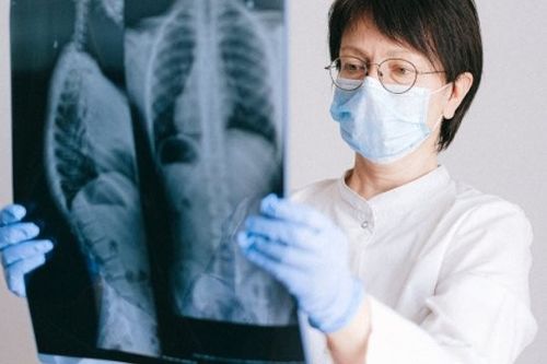 에 대한 최신 회사 뉴스 노동당의 투표 붕괴는 역사적인 일이지만, 나이지엘 파라지는 더 큰 실패를 감독했습니다.